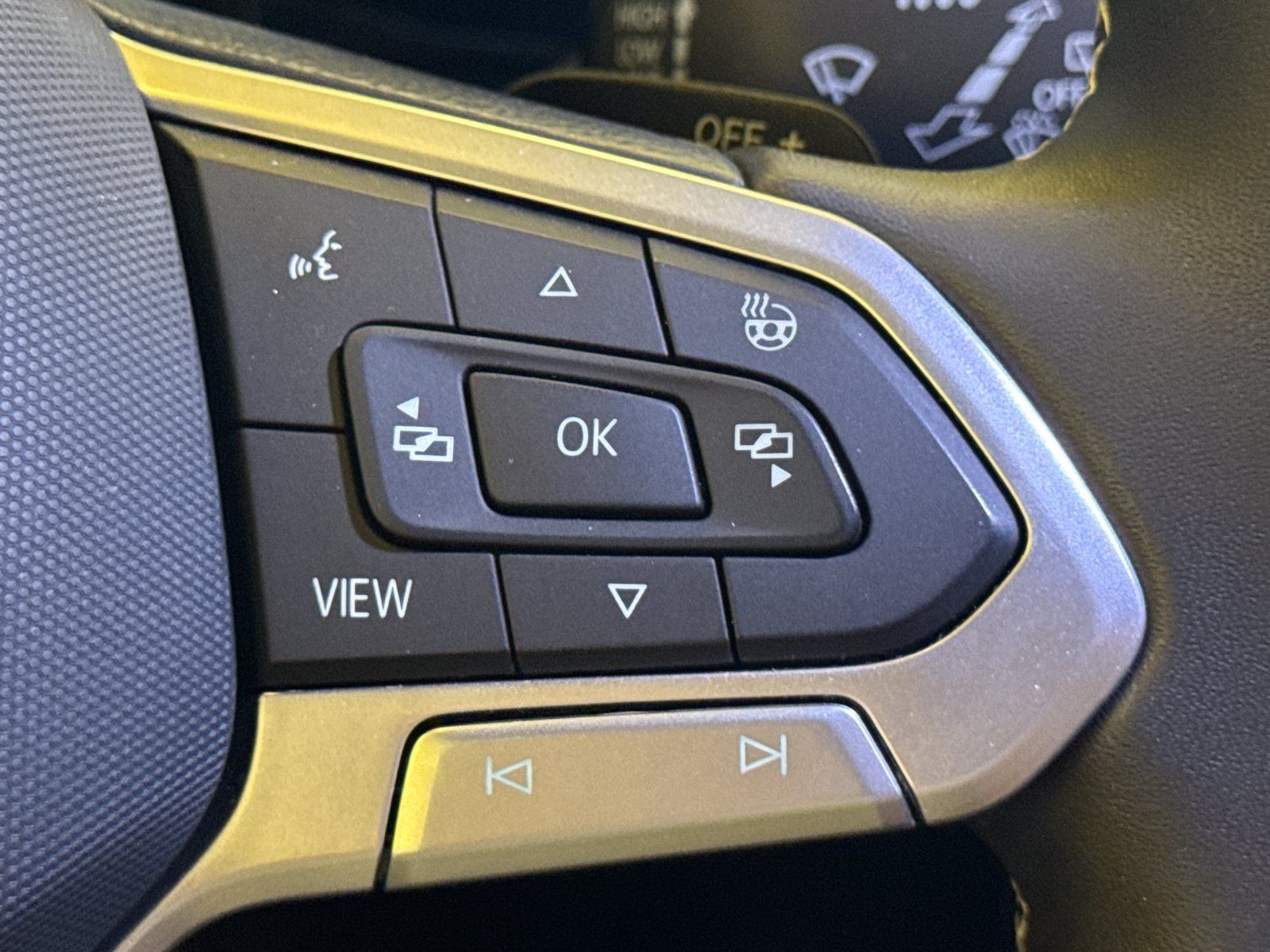 Certified 2024 Volkswagen Atlas Cross Sport SE AWD/4WD image 34