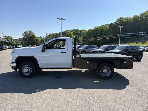 Used 2025 Chevrolet Silverado 3500 W/T w/ WT Convenience Package AWD/4WD image 9