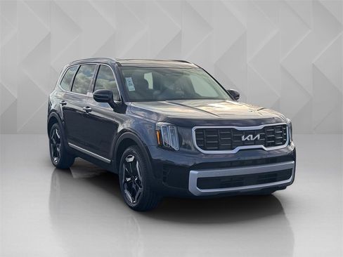 New 2025 Kia Telluride S image 3