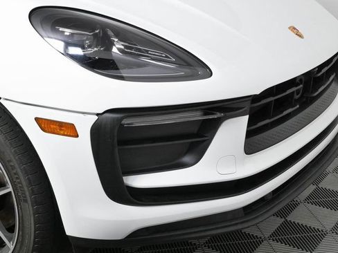 Certified 2024 Porsche Macan w/ Premium Plus Package AWD/4WD image 38