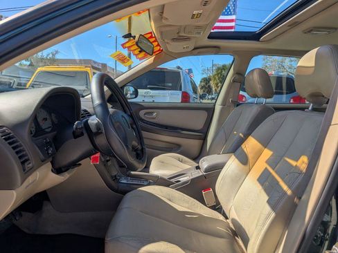 Used 2000 Nissan Maxima SE image 9