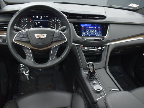 Certified 2023 Cadillac XT5 Premium Luxury w/ Platinum Package image 16