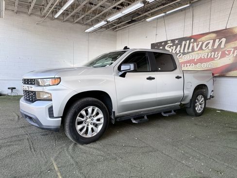 Used 2020 Chevrolet Silverado 1500 Custom w/ Custom Value Package image 3