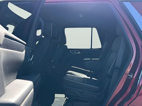 Used 2024 GMC Yukon SLT image 38