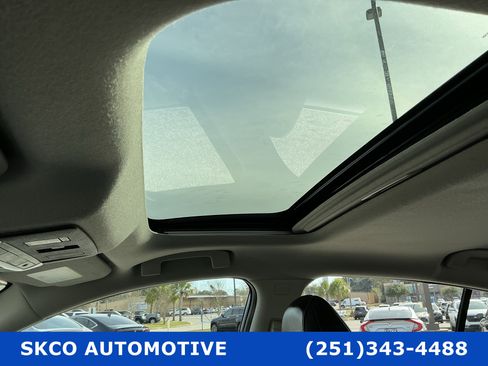 Used 2022 Nissan Sentra SR w/ SR Premium Package image 26