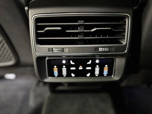 Used 2021 Audi Q8 Premium Plus image 21