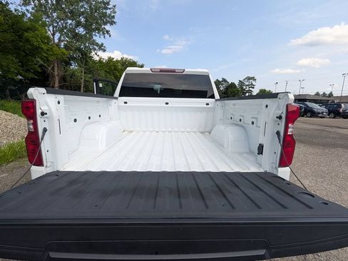 Used 2023 Chevrolet Silverado 1500 LT AWD/4WD image 22
