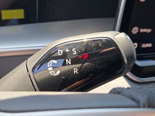 New 2026 Volkswagen Tiguan SE R-Line FWD image 15