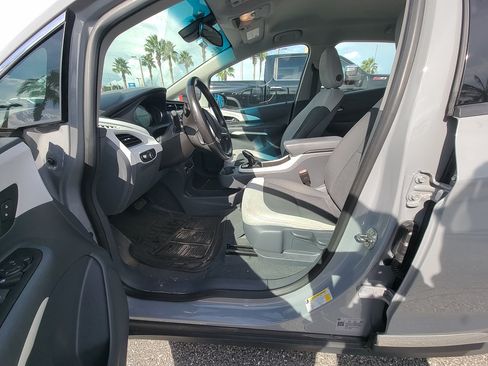 Used 2021 Chevrolet Bolt LT FWD image 4