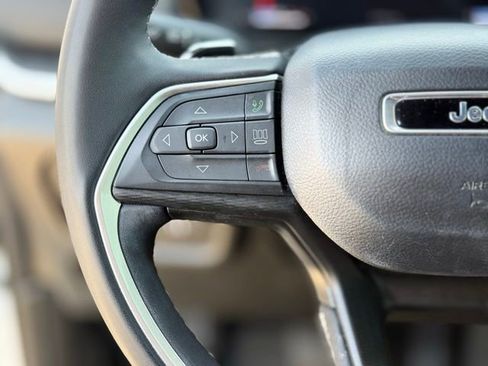 Used 2024 Jeep Grand Cherokee L Altitude image 28