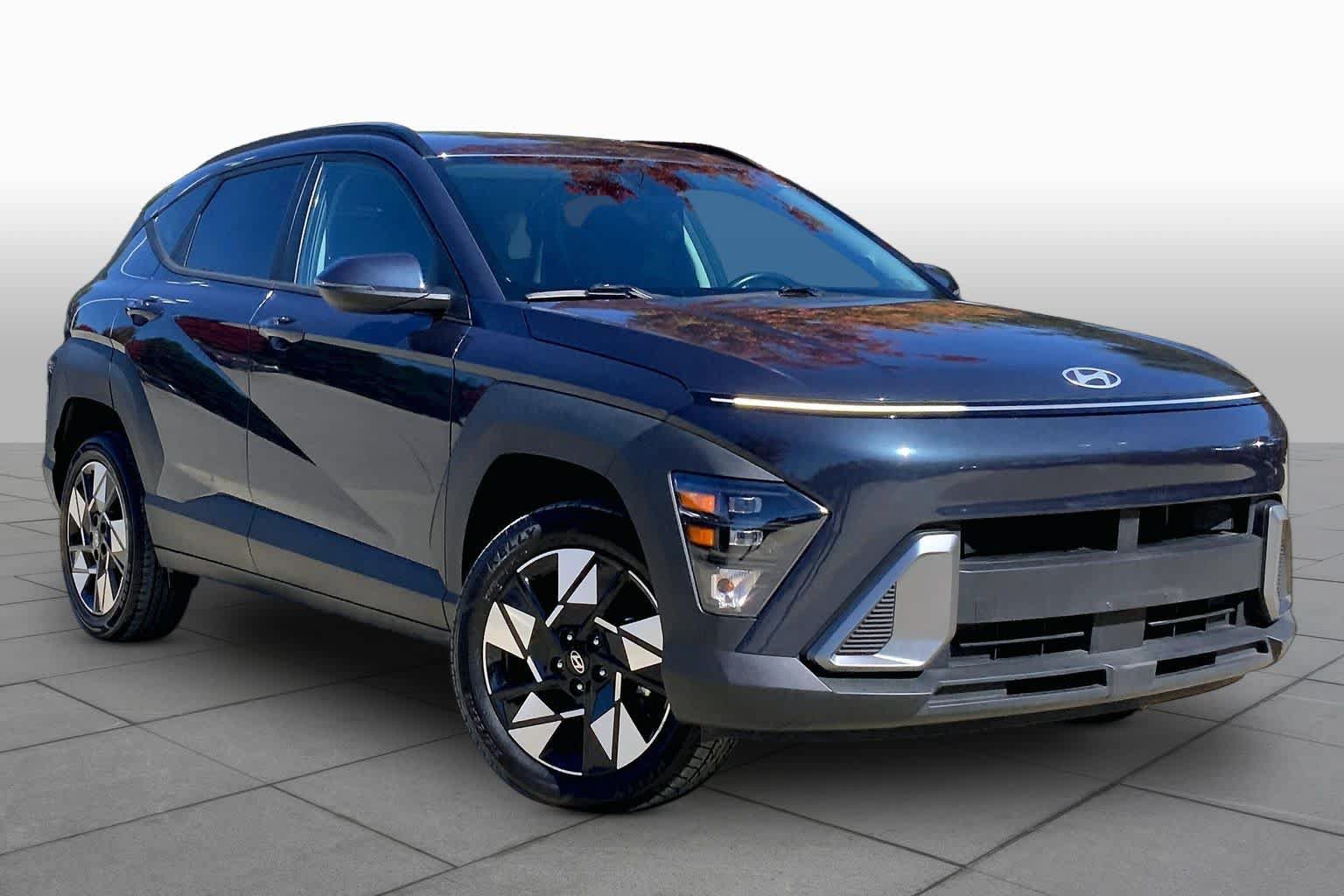 Used 2024 Hyundai Kona SEL AWD/4WD image 3