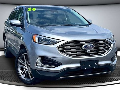 Used 2024 Ford Edge Titanium w/ Equipment Group 301A AWD/4WD image 3
