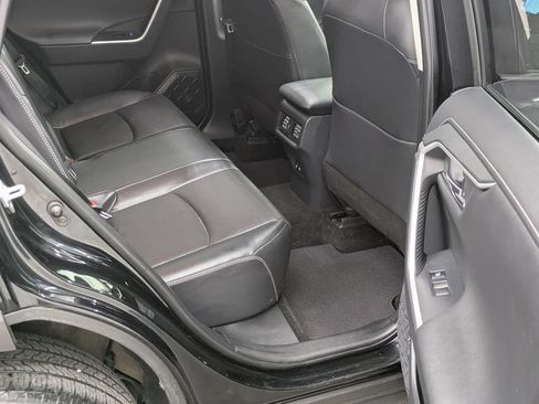 Used 2019 Toyota RAV4 Limited w/ Advanced Technology Package AWD/4WD image 34