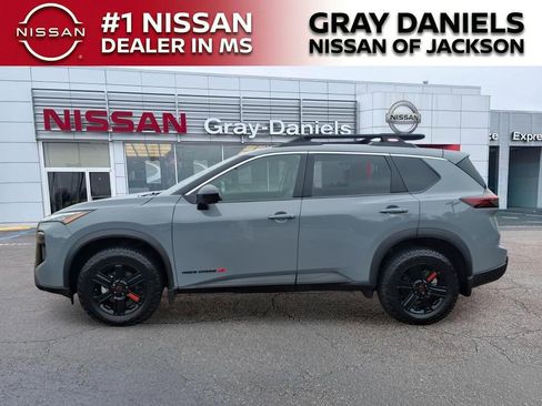 Certified 2025 Nissan Rogue SV AWD/4WD image 4