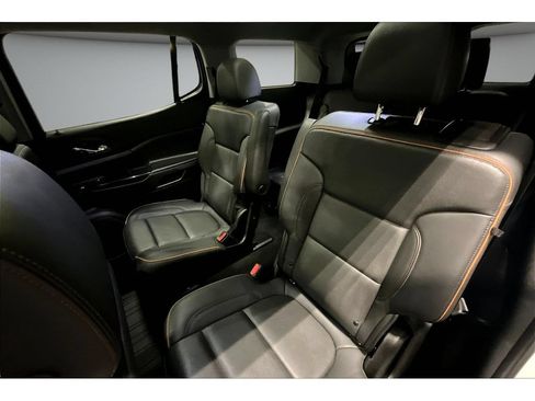 Used 2023 GMC Acadia AT4 w/ Technology Package AWD/4WD image 28