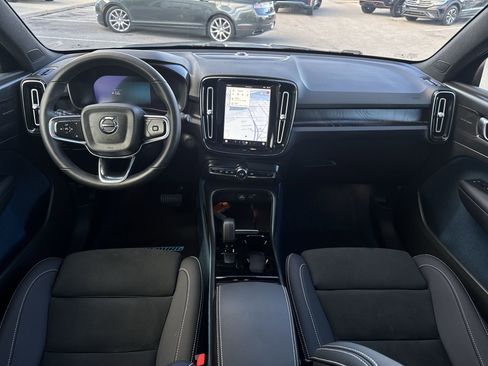 Used 2023 Volvo C40 P8 Recharge Ultimate image 21