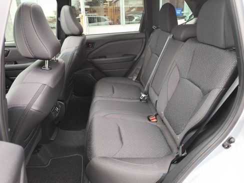 Used 2025 Subaru Forester Premium AWD/4WD image 22