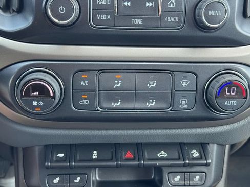 Used 2017 Chevrolet Colorado Z71 AWD/4WD image 35