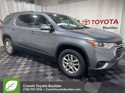 Used 2020 Chevrolet Traverse LT image 1