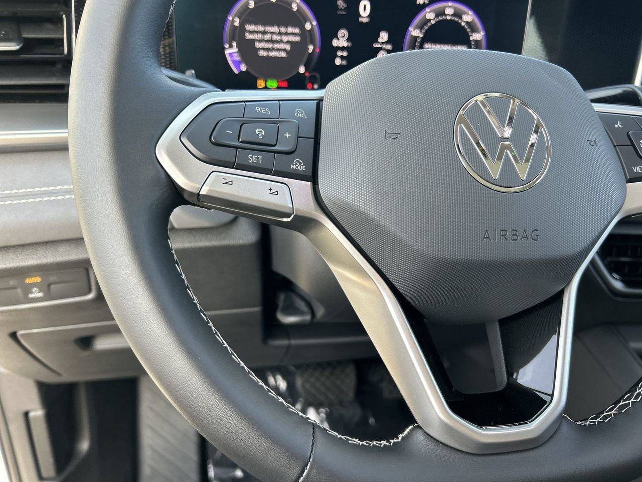 New 2026 Volkswagen Tiguan SE FWD image 20