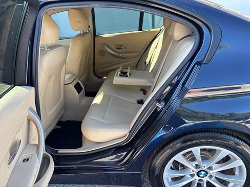 Used 2016 BMW 320i Sedan RWD image 18