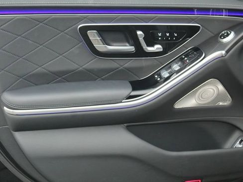 Used 2025 Mercedes-Benz S 580 4MATIC Sedan image 23
