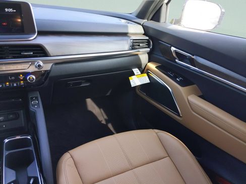 Used 2022 Kia Telluride SX w/ Towing Package FWD image 13