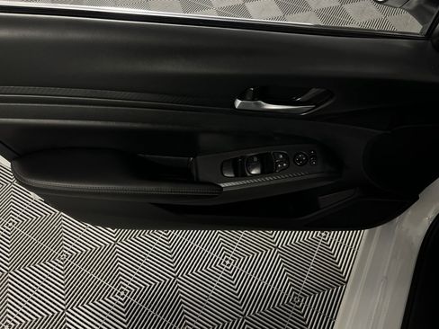 Used 2025 Nissan Altima 2.5 SV image 24