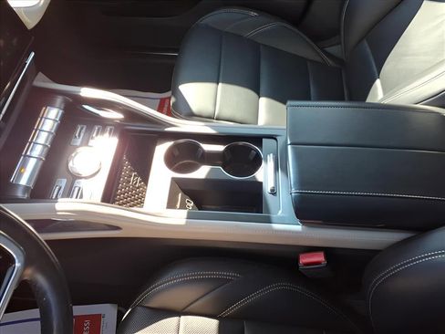 Used 2024 Lincoln Nautilus Premier image 14