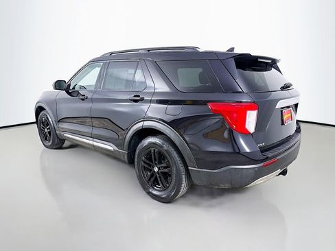 Used 2021 Ford Explorer XLT image 6