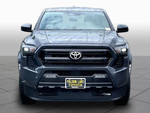 Used 2025 Toyota Tacoma SR5 AWD/4WD image 3