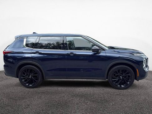 Used 2022 Mitsubishi Outlander SE AWD/4WD image 3