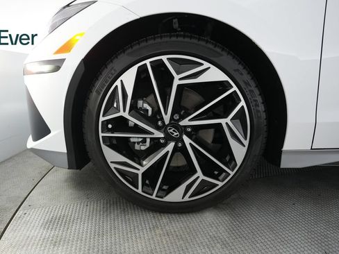 Used 2025 Hyundai Ioniq 6 SEL RWD image 19