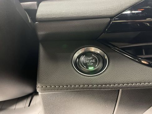 Used 2025 Buick Enclave Preferred image 16