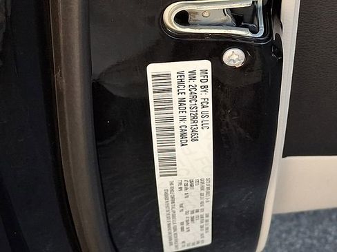 Used 2024 Chrysler Pacifica Limited FWD image 29