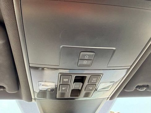 Certified 2023 Volkswagen Tiguan SE R-Line FWD image 27