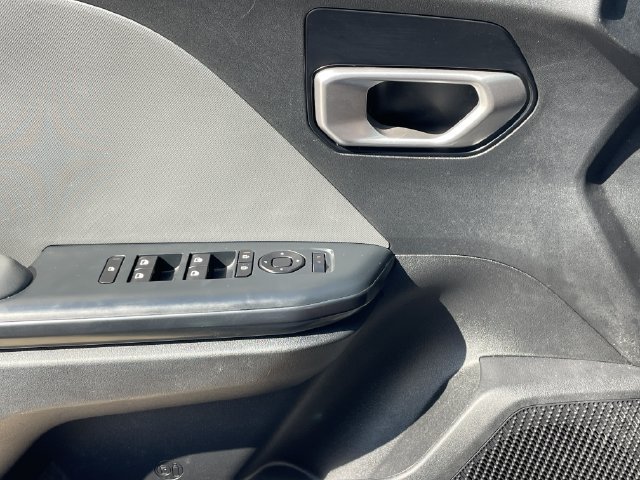 Used 2025 Kia K4 FWD image 22