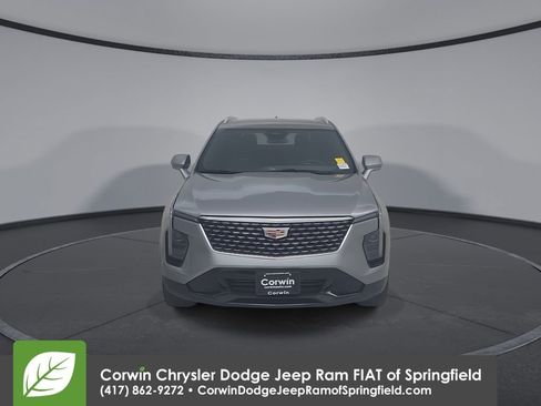 Used 2025 Cadillac XT4 Premium Luxury image 5