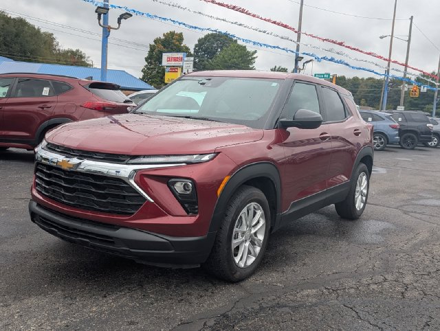Used 2024 Chevrolet TrailBlazer LS w/ LS Convenience Package FWD image 3