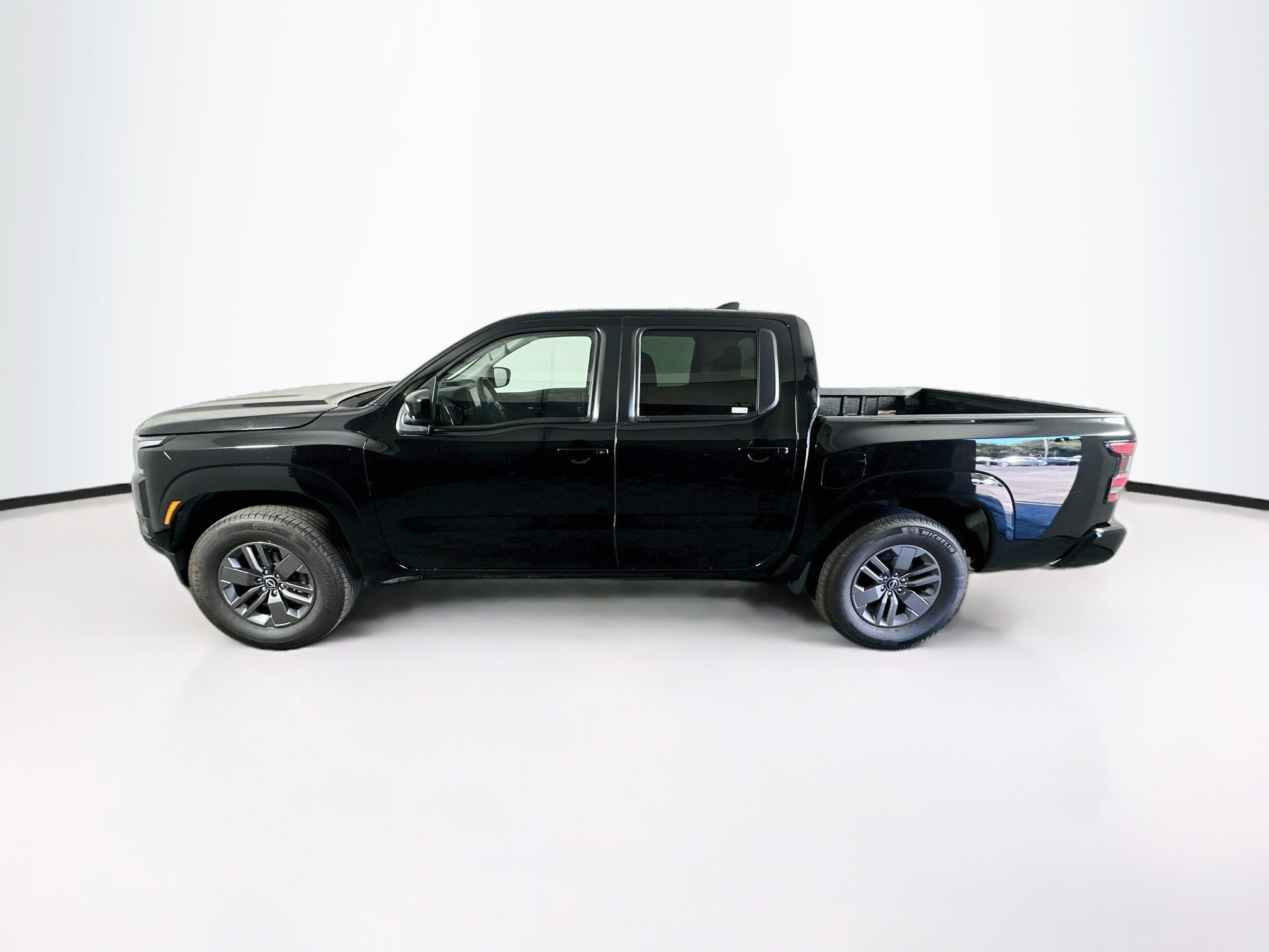 Used 2026 Nissan Frontier SV RWD image 4