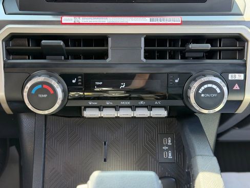 Certified 2025 Toyota Tacoma SR5 AWD/4WD image 15