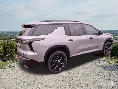 Used 2024 Chevrolet Traverse RS image 10