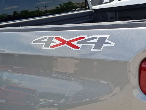 Used 2023 Chevrolet Silverado 1500 LT AWD/4WD image 28