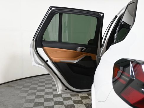 New 2026 BMW X5 xDrive40i w/ M Sport Package image 30