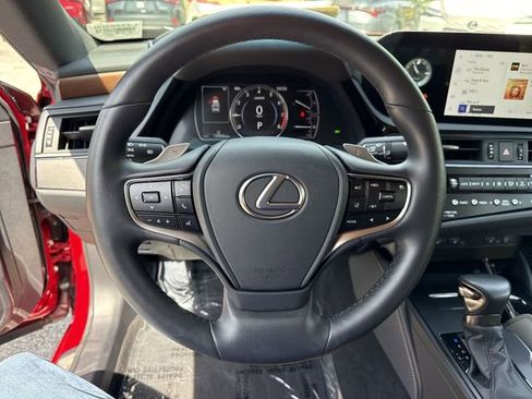 Certified 2025 Lexus ES 350 w/ Premium Package FWD image 14