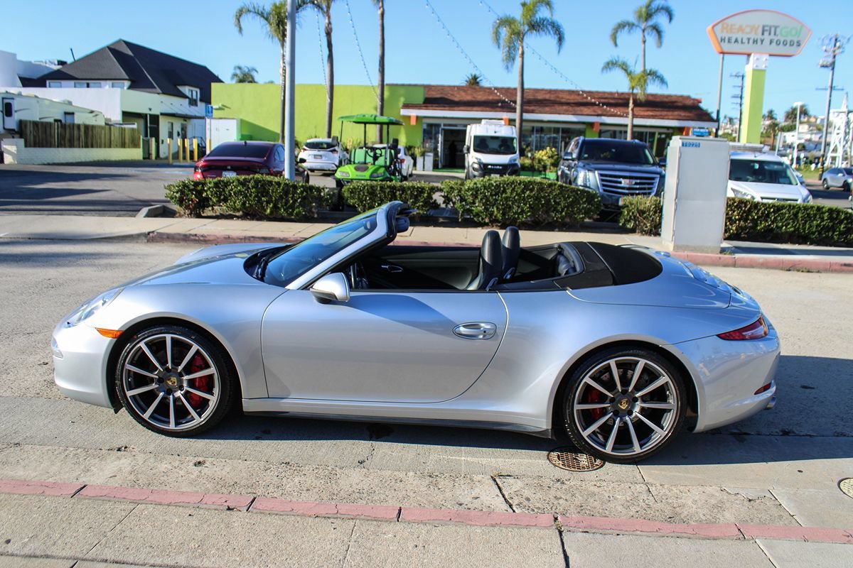Used 2016 Porsche 911 Carrera 4S w/ Sport Chrono Package AWD/4WD image 2