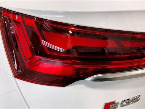 Certified 2024 Audi SQ5 Premium Plus w/ Premium Plus Package AWD/4WD image 29