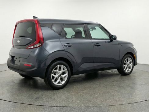 Used 2025 Kia Soul LX w/ LX Technology Package FWD image 9