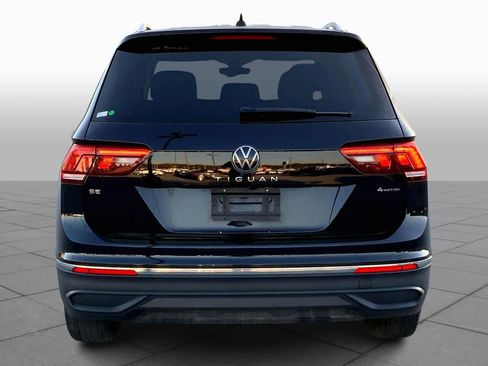 Used 2024 Volkswagen Tiguan SE image 4