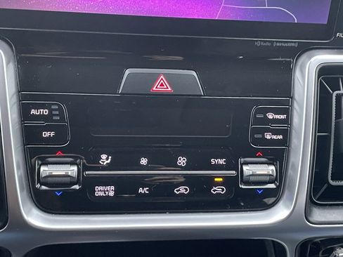 Certified 2023 Kia Sorento EX image 38